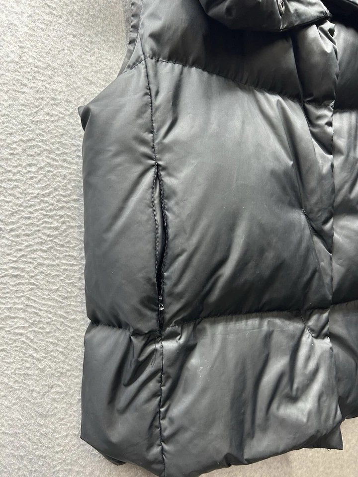 Chaleco Theory Mujer Talla Pequeña Negro Recortado Puffer City Down Puffer Botón a Presión Foto 2 de 4