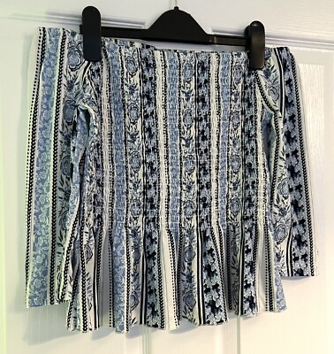 Rue21 schulterfreies gerafftes 3/4-Arm-Top Medium 10/12 ausgestellter Saum superweich