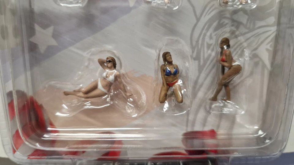 American Diorama 1/64 exclusive MIJO Patriot Girls Figure set (NG43) - Photo 3/3