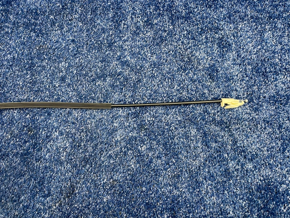 Chevrolet Malibu 2016-2024 pestillo de puerta delantera derecha OEM 13507153 Foto 3 de 4