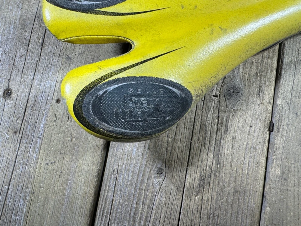 Sillín de ciclismo amarillo SAN MARCO Aspide de fibra de carbono amarillo usado bicicleta de colección Foto 3 de 4
