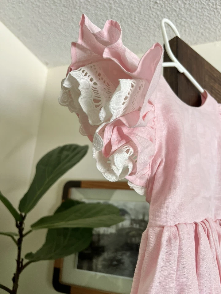 NUEVO CON ETIQUETAS Vestidos de niña flor de lino hechos a mano con detalles de encaje rosa 4T Foto 3 de 4