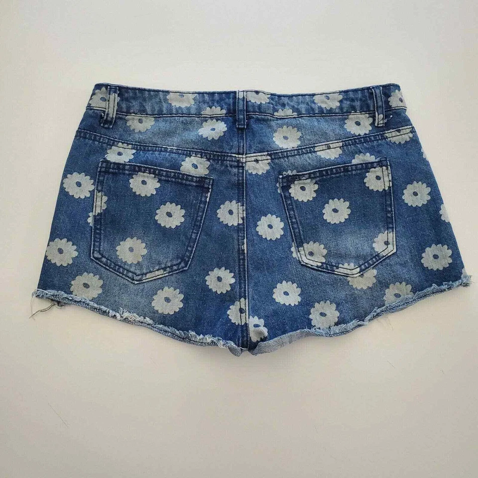 Pantalones Cortos de Jean Hot Kiss Juniors Talla 13 Tiro Alto Dobladillo Crudo Denim Envejecido CiCi Foto 2 de 4