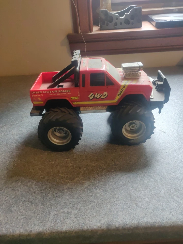 VINTAGE RARE TANDY NIKKO FORD RANGER 4x4 R/C 1/18 scale 27 MHz - Image 4 of 4