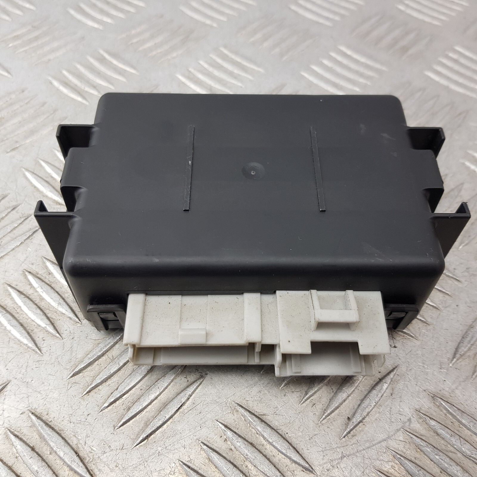 CHEVROLET CAPTIVA AUXILIARY BODY CONTROL MODULE BCM ECU 2011 TO 2016