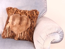 Echtes Pelzkissen 40x40 cm aus recycelten Pelzen vom Meister beide Seiten Fell