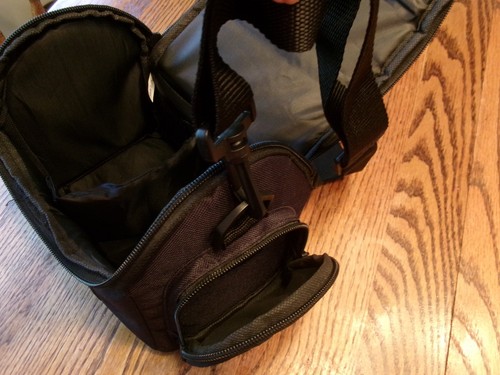Ultimax Black 8" x 6" Camera Bag With Carry Strap Digital Camera EUC - Picture 3 of 4