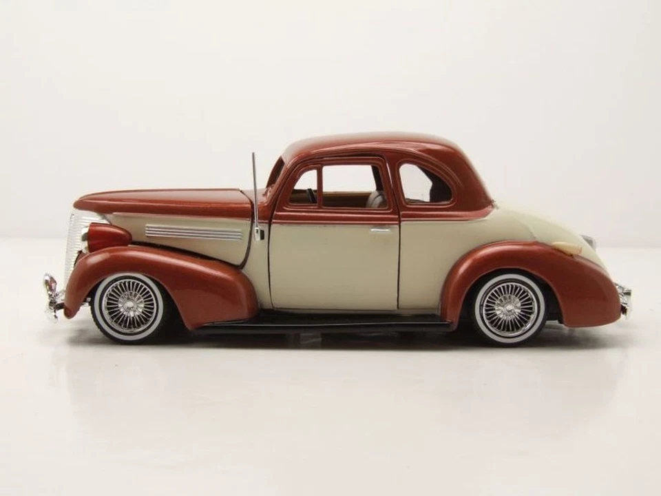 Chevrolet Coupe 1939 Dorado Blanco Modelo De Coche 1:24 MotorMax - Imagen 3 de 4