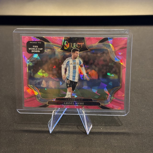 Panini Select FIFA WC 2026 Pink Cracked Ice Lionel Messi Field Level #210 Prizm
