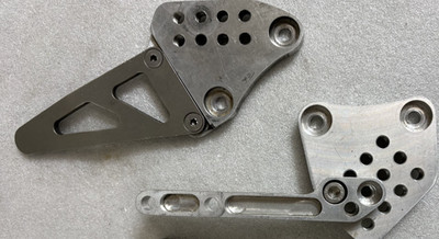 YOSHIMURA EXPERIMENTAL ADJUSTABLE SET OF REAR SET PLATES L / R WITH  M / C  BAR