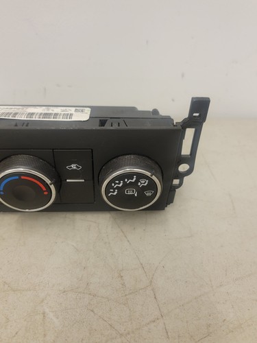 GMC & Chevy Climate Control Module Panel HVAC AC Dash Head Switch 22807247 - OEM - Picture 6 of 19