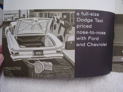 1961 DODGE TAXI BROCHURE ORIGINAL FREE POSTAGE - Picture 4 of 4