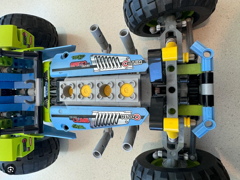 LEGO Technic 42037 Formula Off-Roader, photo 3 of 5