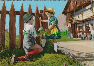 Kinder Postkarte - Zwei liebevolle Kinder in den Bergen RR19488