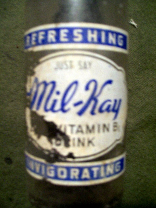 MIL-KAY WITH VIT. B DRINK SODA BOTTLE VINTAGE PRODUCT NEW HAVEN MO HEBBLER & SON