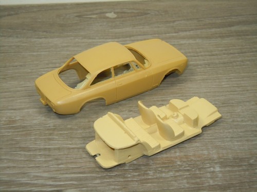 Alfa Romeo GTA - Provence Moulage 1:43 in Box *51179 - Bild 2 von 3