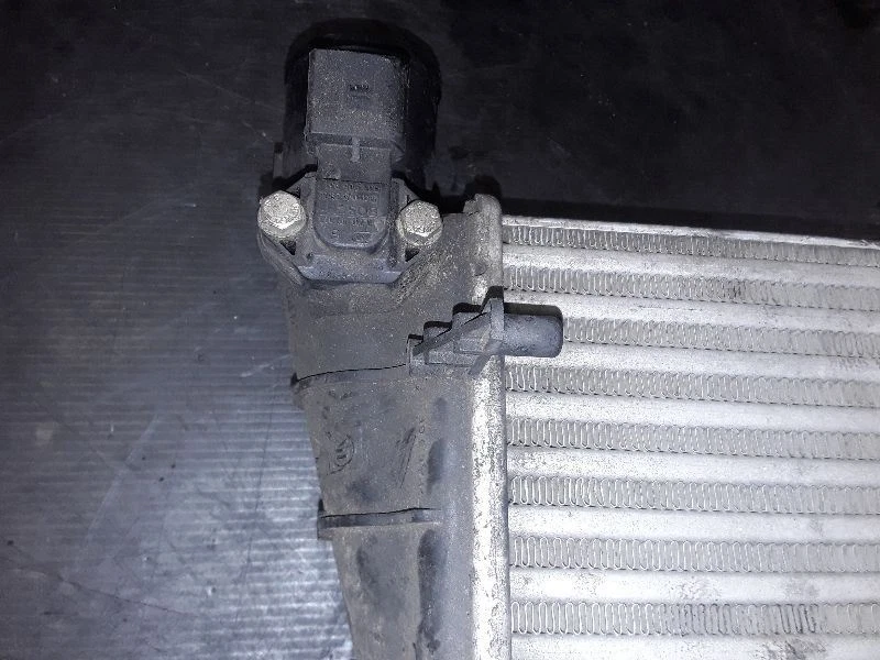 Volkswagen Passat 2001 intercooler 1,8 L Foto 2 de 4