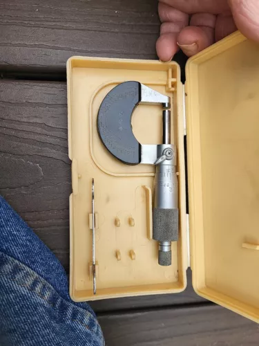 NICE MACHINIST MITUTOYO NO 102-121 0-1" .0001 OUTSIDE MICROMETER CASE