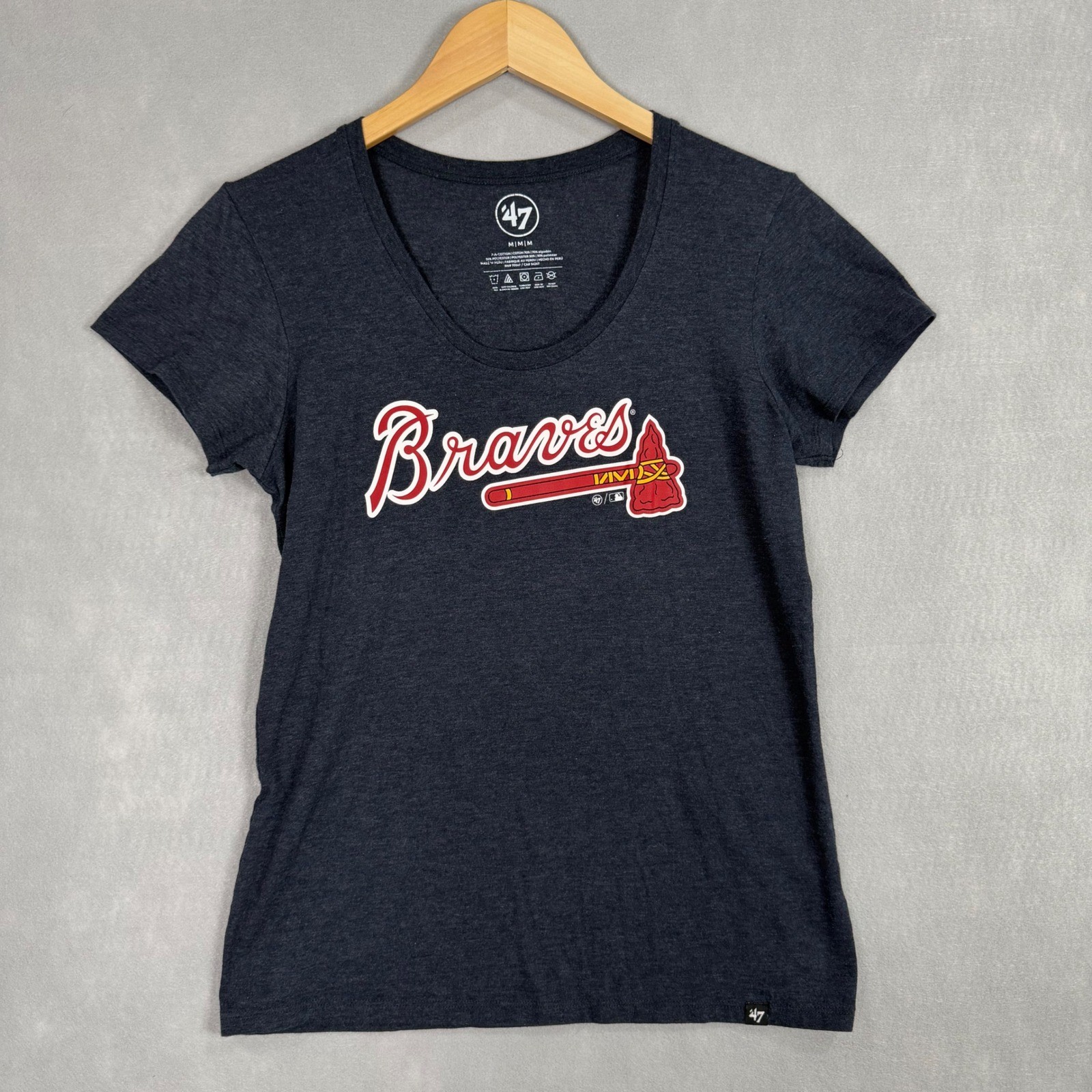 Atlanta Braves T-Shirt Women Medium Navy Blue Graphic Tee MLB Fan Gear