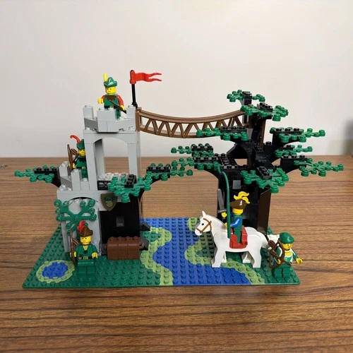LEGO Castle: Forestmen's Crossing (6071) 1990 Rare Complete Set
