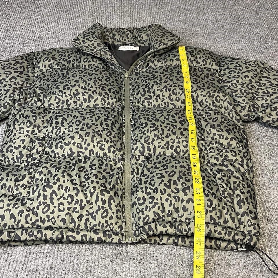 Pacsun Puffer Coat Jacket Womens Medium Green Leopard Print full Zip Insulated - Image 4 of 4
