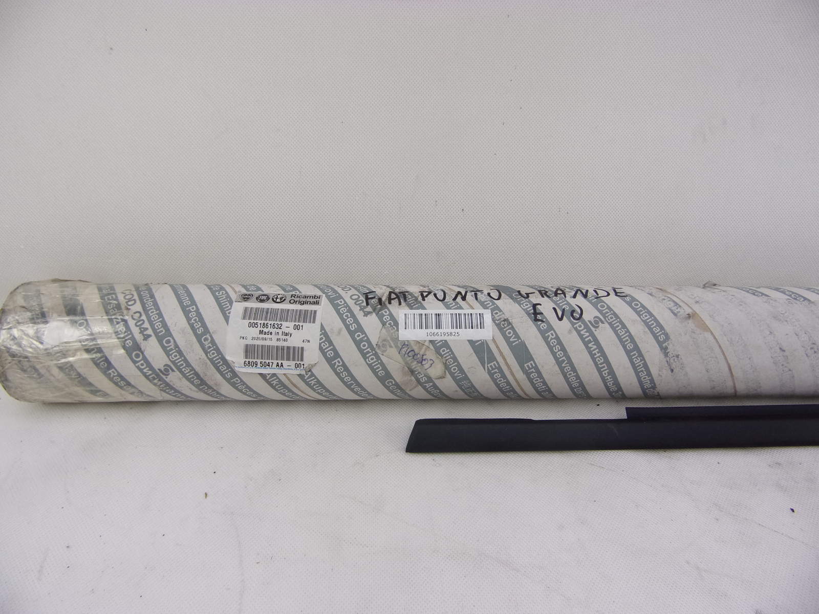 51861632 Weatherstrip Inner Door Front Right Fiat Grande PUNTO 1.2 