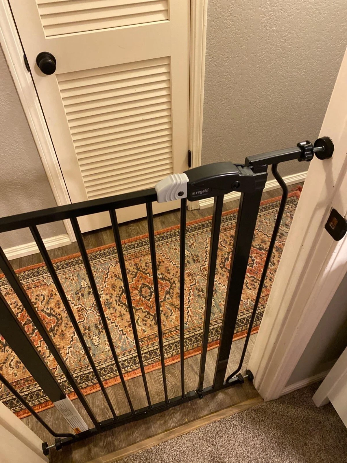 Regalo Easy Step Extra Tall Walk Thru Baby Gate Bonus Kit Includes 4-Inch NEW