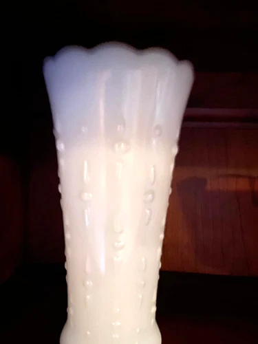 Vintage Slim 7" Tall White Milk Glass Scalloped Vase, button/ribbed relief, VGC