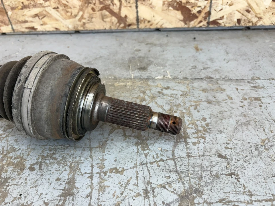 Eje suspensión trasera izquierda TOYOTA SUPRA MK3 1989-1992 OEM Foto 2 de 4