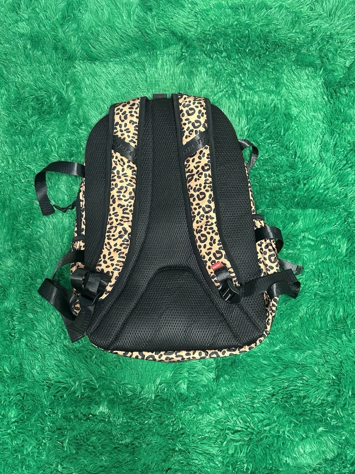 Mochila Supreme con estampado de leopardo (FW20) Foto 2 de 4