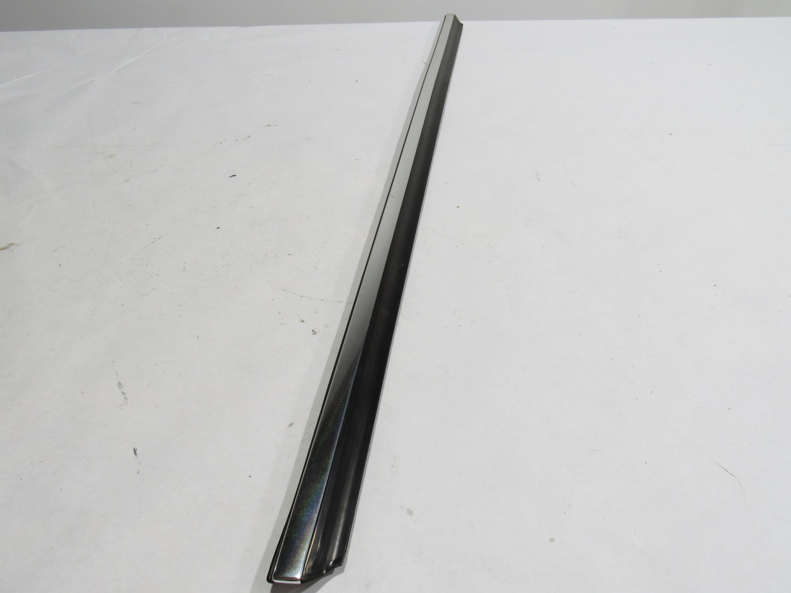 08-12 Maserati Granturismo S 2010 Front Left Door Window Belt Molding Trim :Y