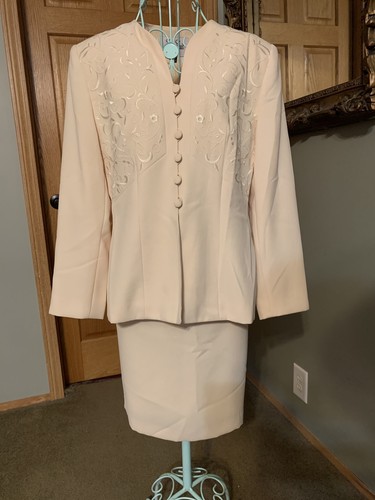 Le Suit Classic Skirt Suit Women's 8P Cream Color 2-Piece Set Blazer & Skirt