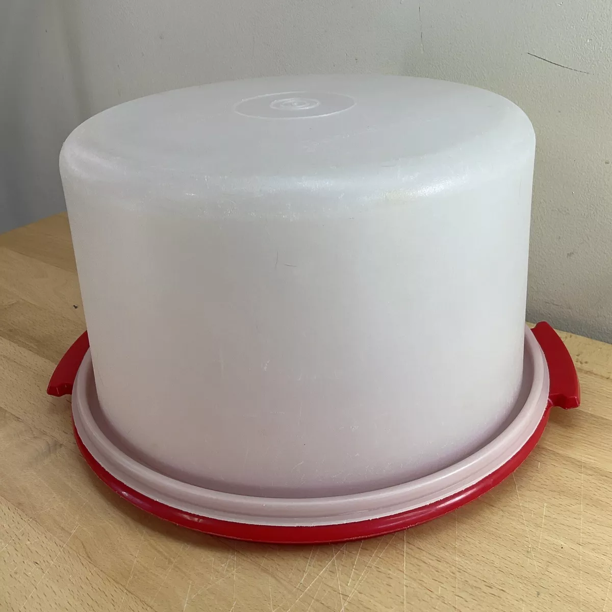 Tupperware Round Cake Carrier 10