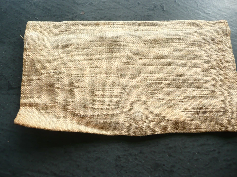 housse ancienne brodée " MON OUVRAGE " en métis écru - Photo 4/4