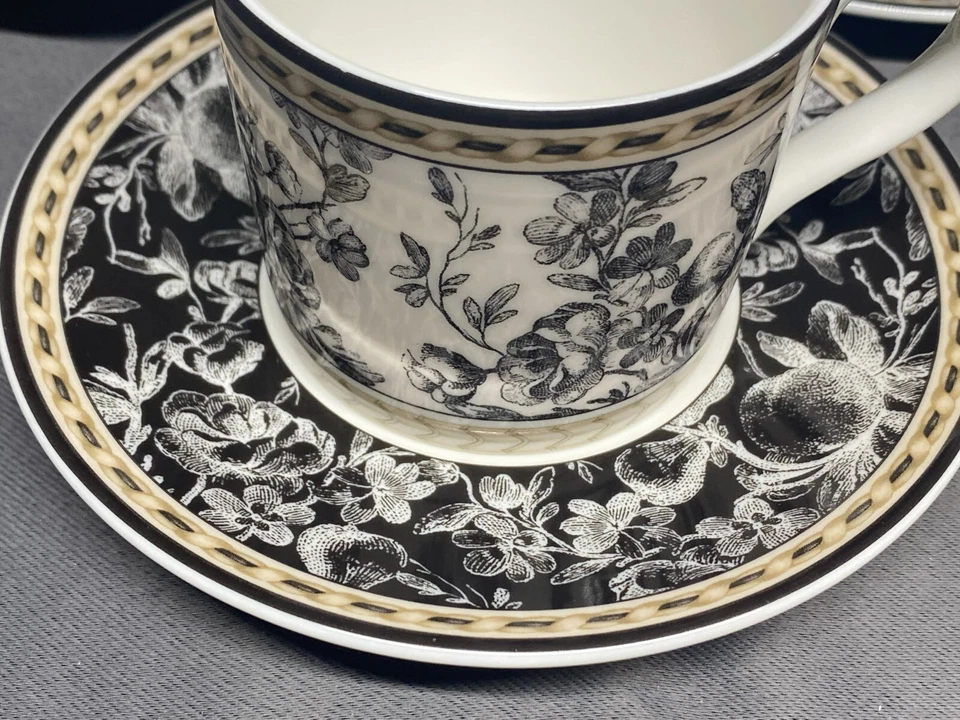 Royal Doulton "PROVENCE NOIR" TC-1289 ~ Conjunto de 5 ~ Xícaras e Pires ~ 2 5/8" de altura - Imagem 3 de 4