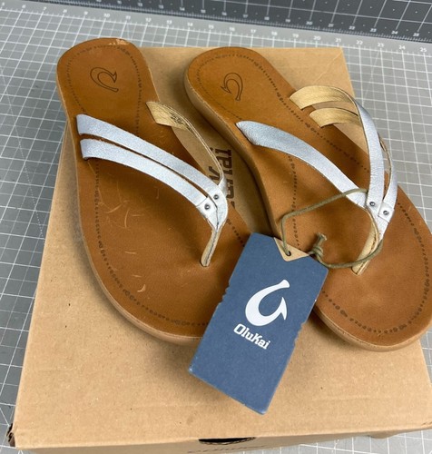 Women's OluKai Kapehe Luana Leather Sandals Size 9  New Sahara Silver - Picture 2 of 6