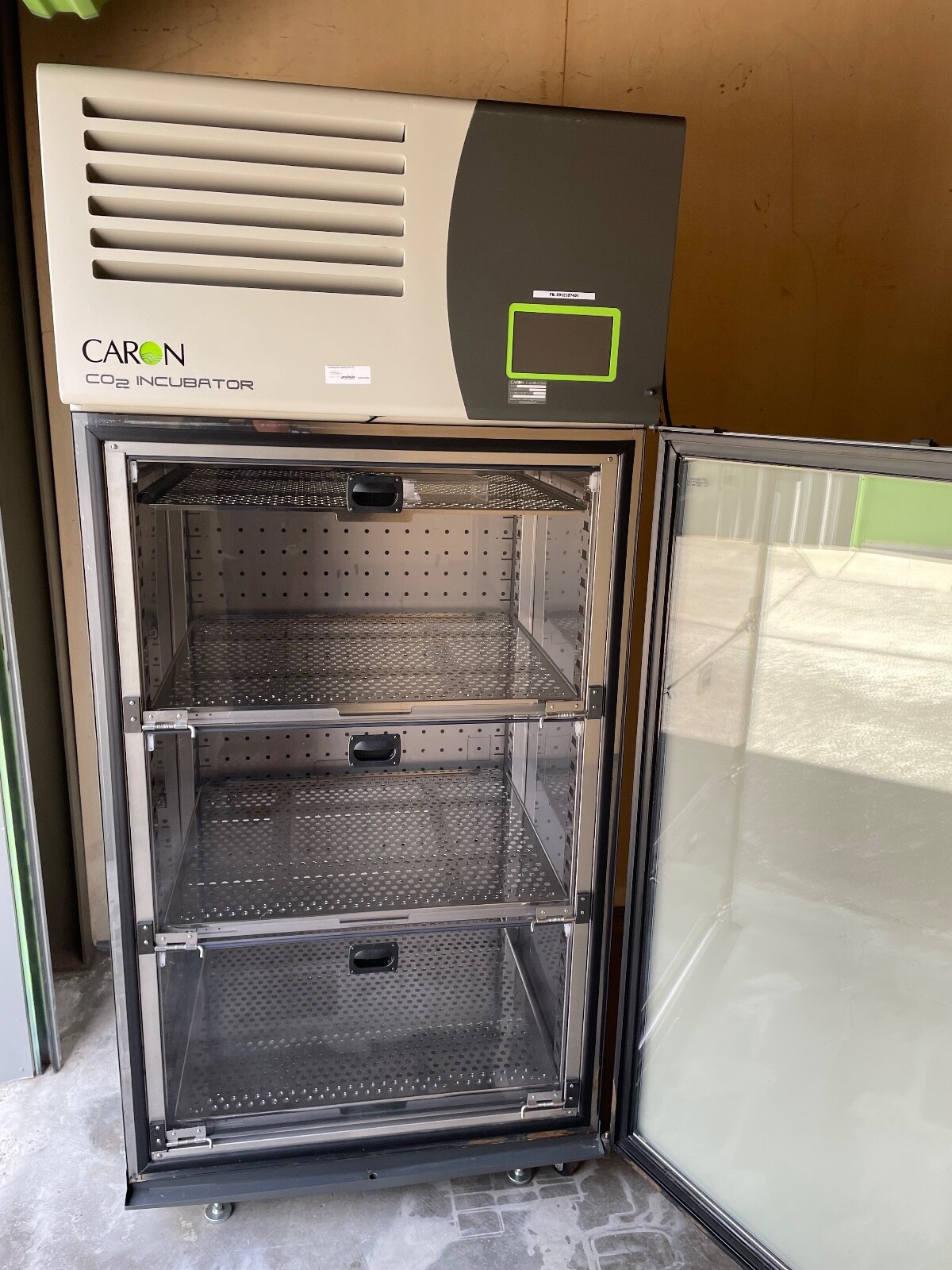 Caron Reachin CO2 Incubator 7400251 25 cubic feet excellent