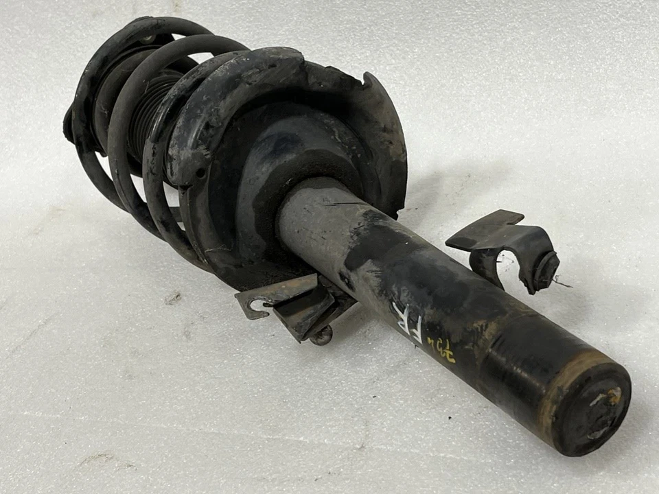 2011 VOLVO C30 RIGHT PASSENGER SIDE FRONT STRUT SPRING COMFORT 31277023 Foto 2 de 4