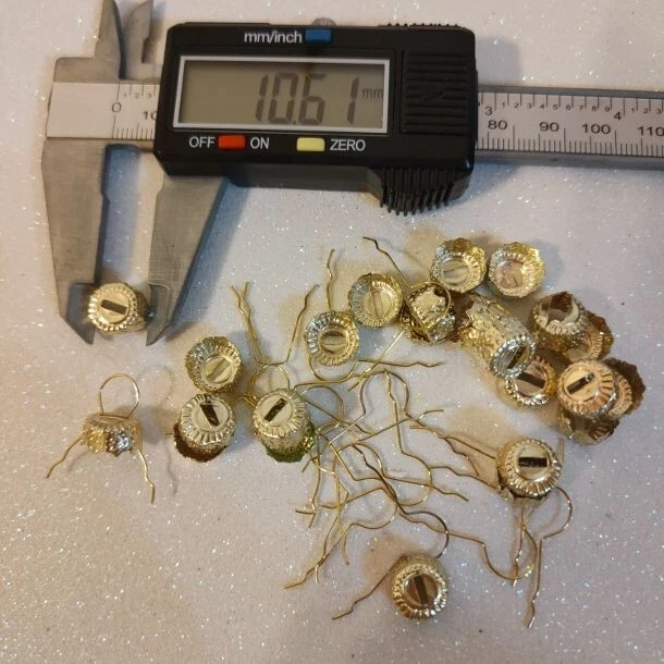 50 GANCI per palline di Natale 10mm. . gancetti per palle di Natale - Immagine 2 di 4