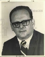 1974 Press Photo Doctor Howard Zauder - saa23364