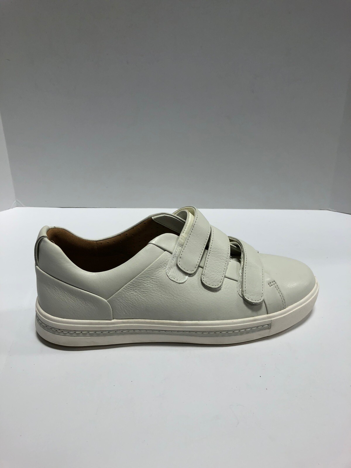 clarks un maui strap sneaker