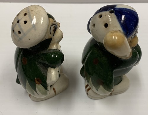 Vintage Unbranded Japan Baseball Themed Salt & Pepper Shakers 3 Inches U - Picture 5 of 7