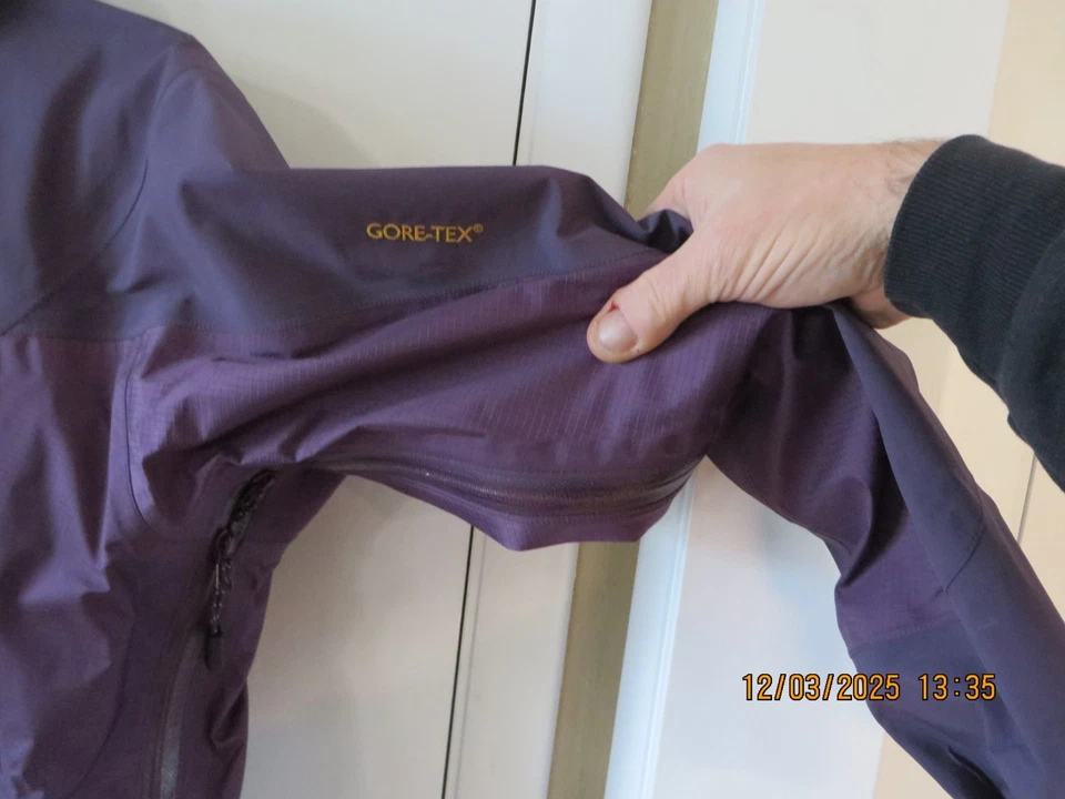 Chaqueta vintage Arcteryx Theta LT para mujer talla pequeña usada Foto 3 de 4