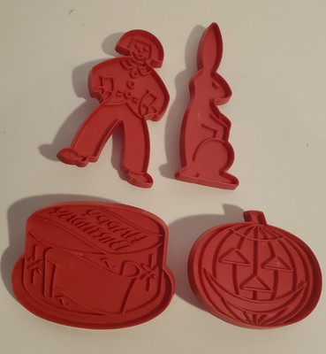 VINTAGE TUPPERWARE PLASTIC COOKIE CUTTER LOT/4 BIRTHDAY CAKE BUNNY PUMPKIN BOY