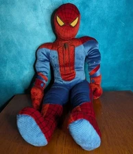 Amazing Spiderman Plush Toy (26", 100% Polyester, Jay Franco & Sons Inc.)