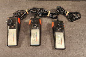 ATARI 7800 VIDEO GAME CONSOLE WITH 3 CONTROLLERS JOYSTICK UNTESTED AS IS ONLY