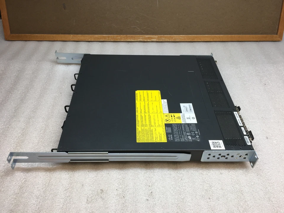 Cisco MDS 9148 48-Port DS-C9148-16P-K9 V02 Multilayer Fabric Switch Dual PSU - Image 4 of 4
