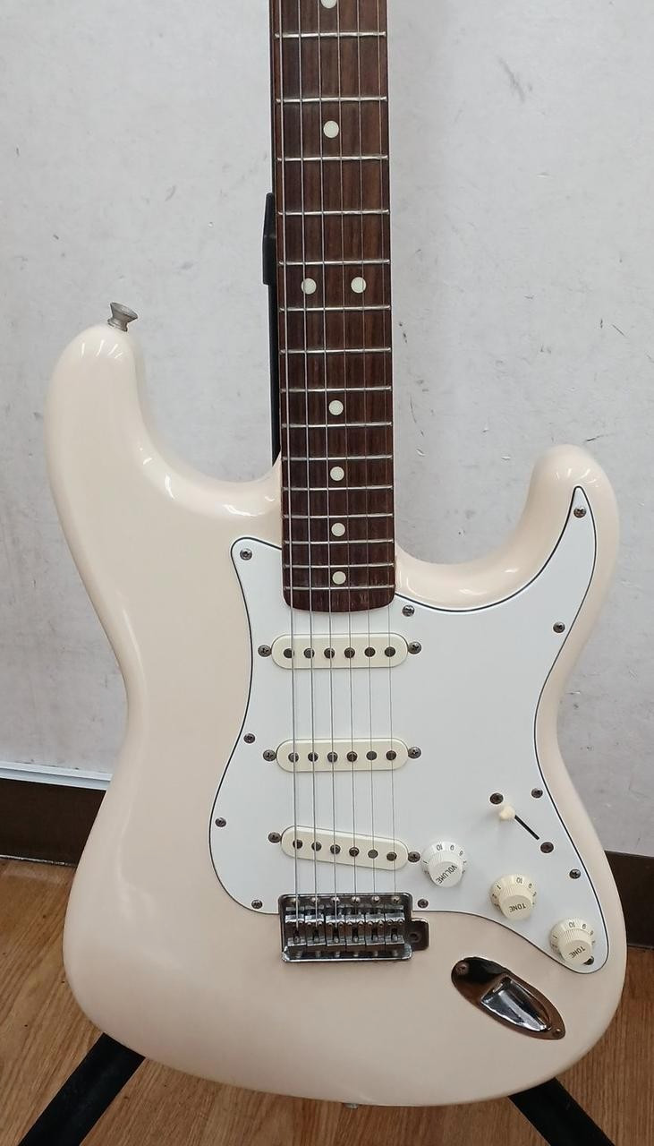 Fender Japan Stratocaster Guitar Vintage White Large Head Made in Japan