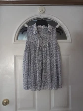 LC Lauren Conrad Floral Sheer Sleeveless Pleated Blouse Size M