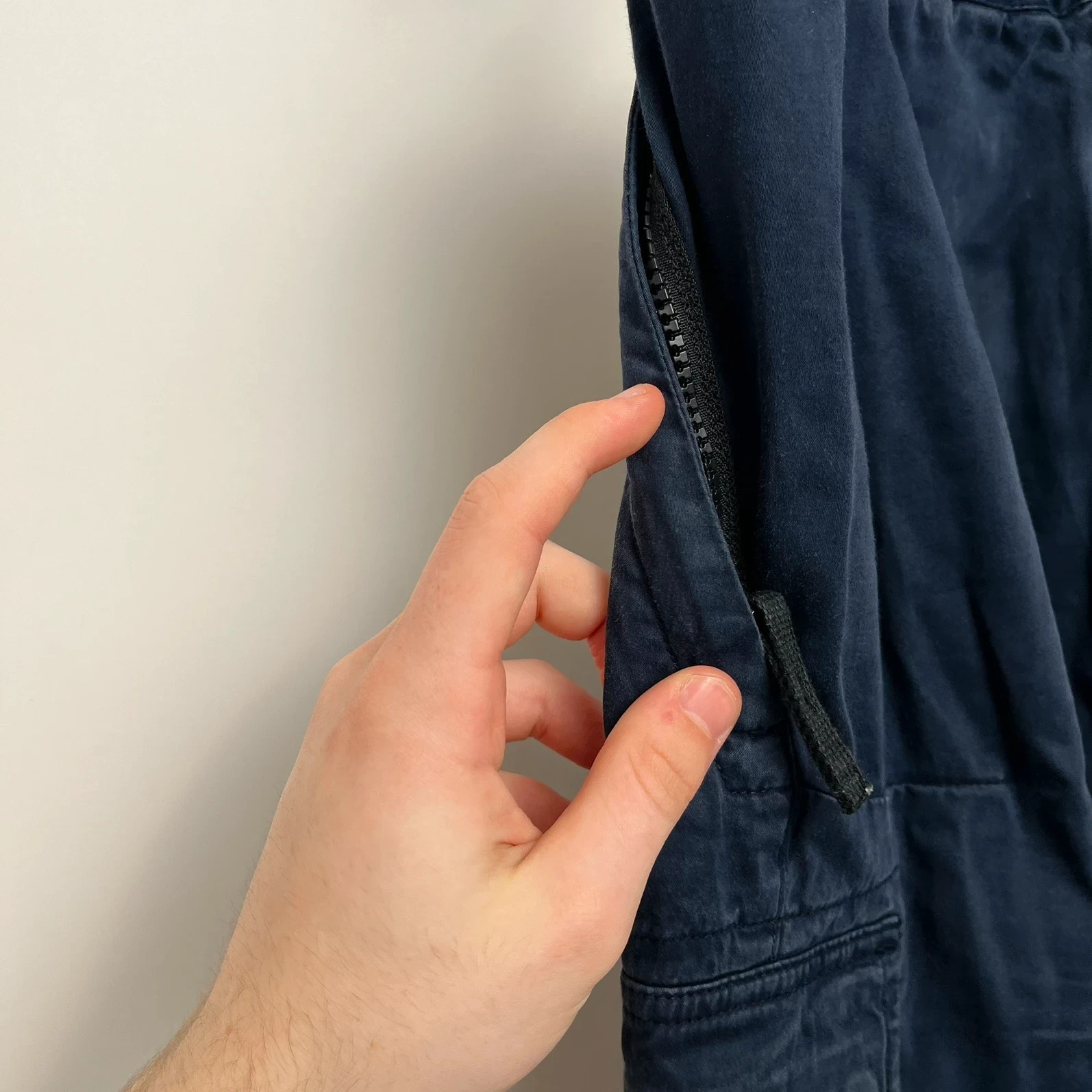 Stone Island Navy Regular Fit Cuffed Cargo Trousers image 7